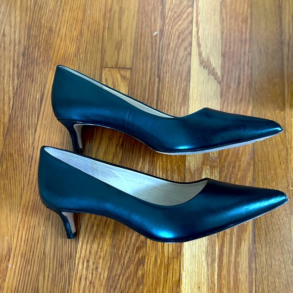 Louise et Cie black kitten heel pumps, size 6 - Picture 3 of 5